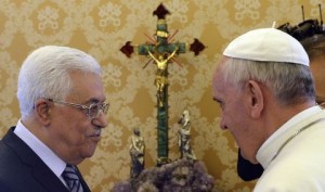 Le Docteur ès négation de la Shoah Mhamoud Abbas rencontre le Pape 