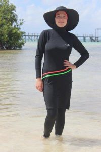 בגד ים צניעות עם כיסוי ראש למוסלמיות